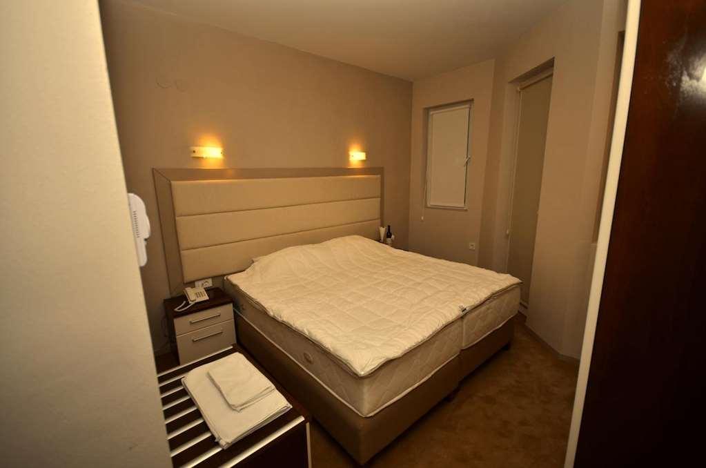 Hotel Lebed Ohrid Rum bild